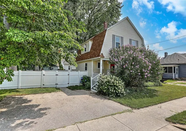 Homes for sale in Cranston, RI | 15 Wollaston St, Cranston, RI 02910 | MLS# 1417673