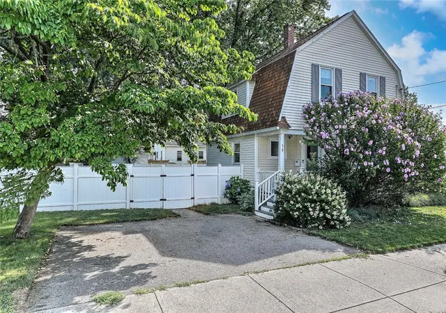 Homes for sale in Cranston, RI | 15 Wollaston St, Cranston, RI 02910 | MLS# 1417673