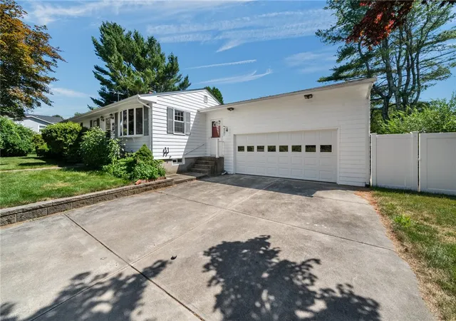 3rd image of 74 Daytona Ave, Narragansett, RI 02882 | MLS# 1418033