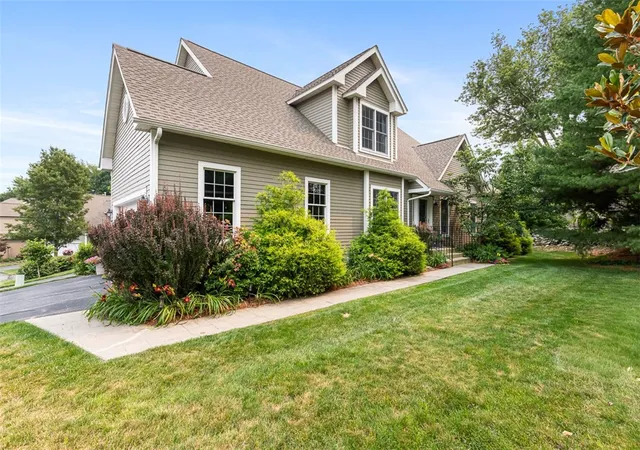Homes for sale in Bristol, RI | 2 Seal Island Rd, Bristol, RI 02809 | MLS# 1417318