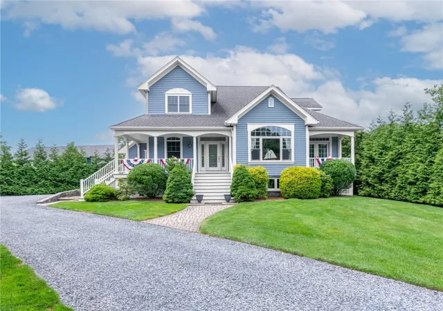 Homes for sale in Bristol, RI | 75 Wood St, Bristol, RI 02809 | MLS# 1417858