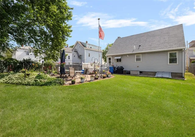 Homes for sale in Cranston, RI | 28 Lincoln Ave, Cranston, RI 02920 | MLS# 1418066