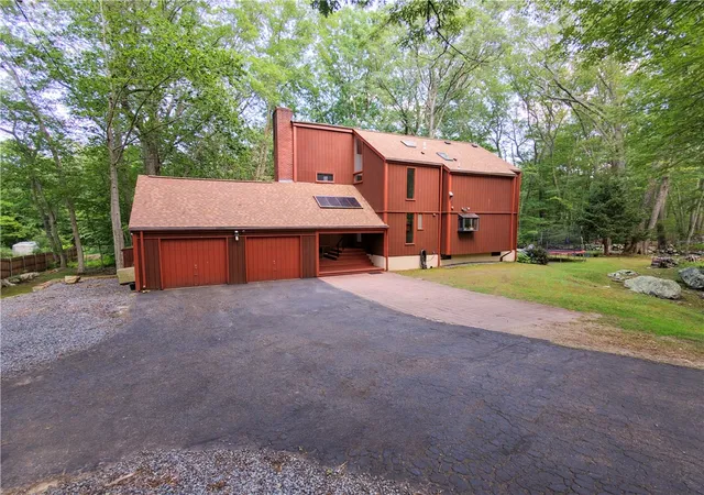 2nd image of 466 Greenbush Rd, East Greenwich, RI 02818 | MLS# 1418034