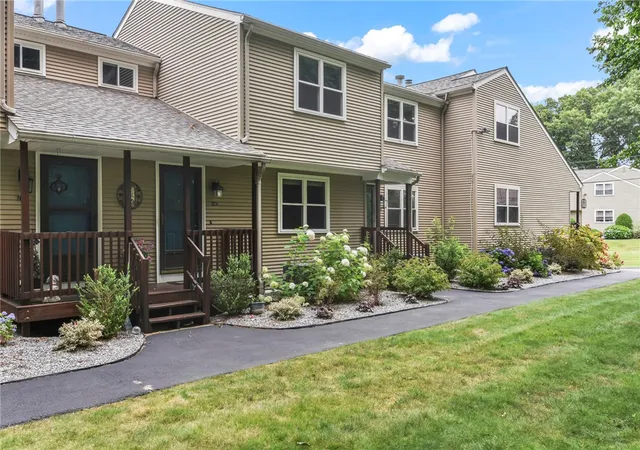 1st image of 351 New London Ave #105, Warwick, RI 02886 | MLS# 1417992