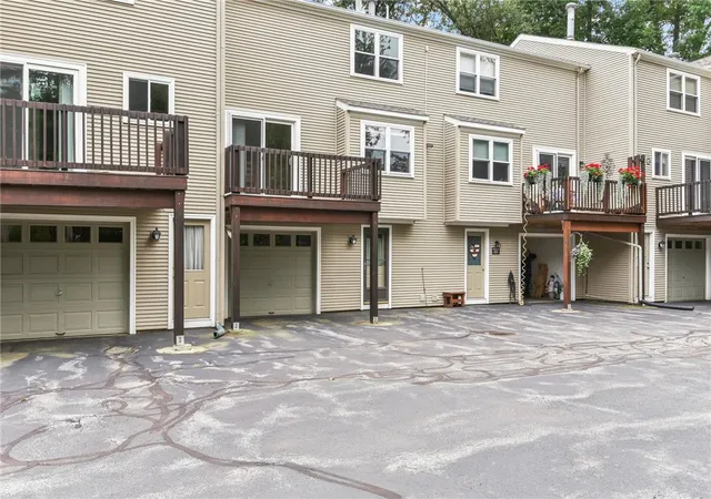 2nd image of 351 New London Ave #105, Warwick, RI 02886 | MLS# 1417992