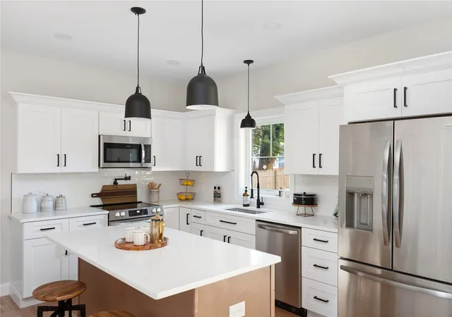 4th image of 218 Second St, East Providence, RI 02914 | MLS# 1418077