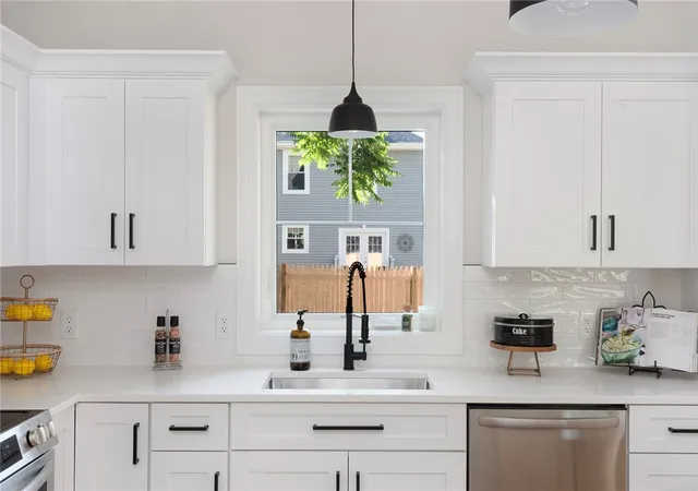 5th image of 218 Second St, East Providence, RI 02914 | MLS# 1418077