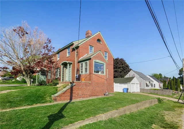 Homes for sale in Cumberland, RI | 12 Blackstone St, Cumberland, RI 02864 | MLS# 1418080