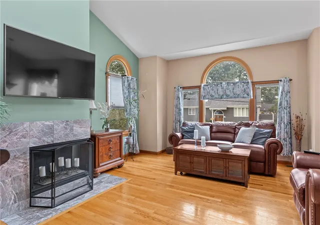 Homes for sale in Cranston, RI | 46 Canonchet Trl, Cranston, RI 02921 | MLS# 1416024