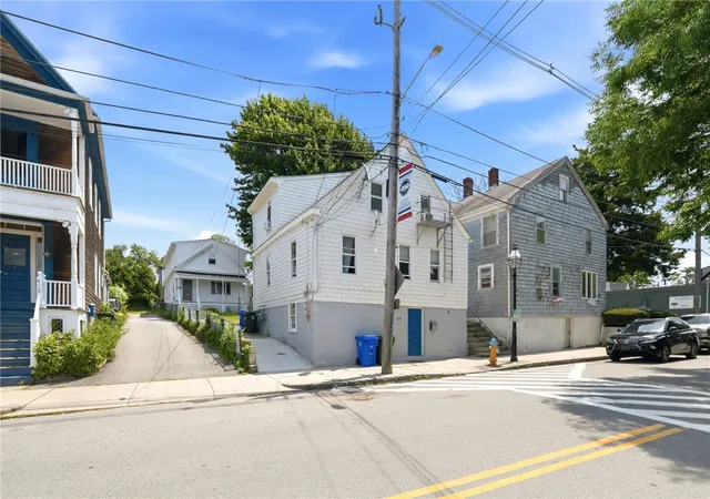 1st image of 400 Thames St, Bristol, RI 02809 | MLS# 1417378