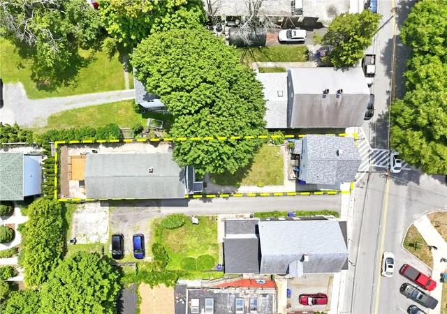2nd image of 400 Thames St, Bristol, RI 02809 | MLS# 1417378