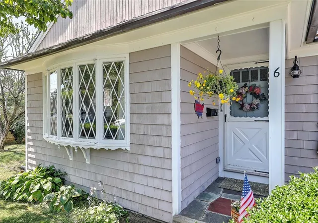 3rd image of 6 Woodbine St, East Providence, RI 02915 | MLS# 1418061