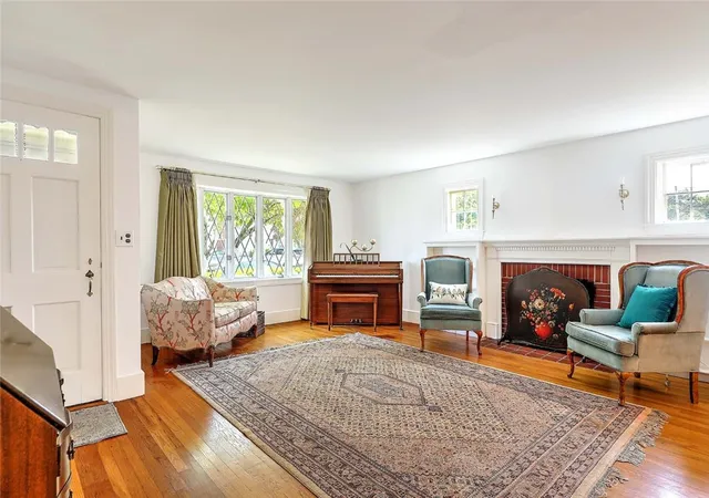 5th image of 6 Woodbine St, East Providence, RI 02915 | MLS# 1418061