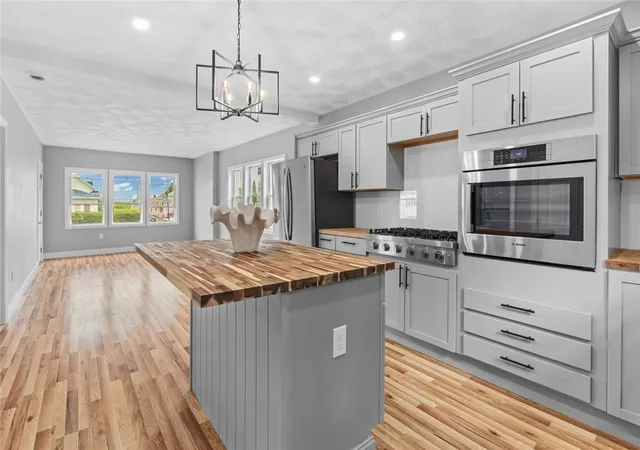 3rd image of 51 Alto St, Cranston, RI 02920 | MLS# 1418095