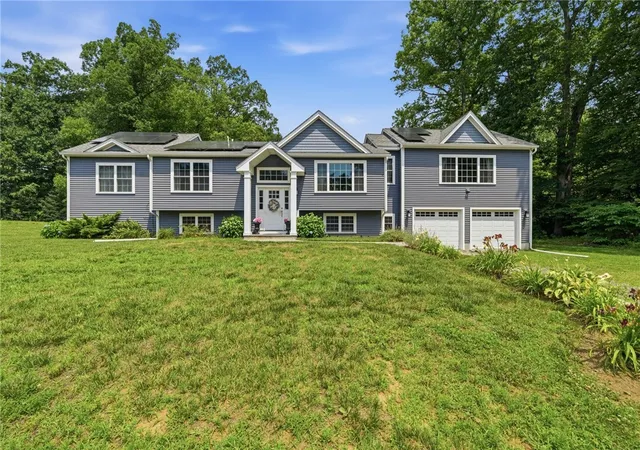 Photo 1 of Single family home for sale at 10 Stirling Dr, North Scituate, RI 02857 | MLS# 1416493 | Listing updated on 2026-08-24
