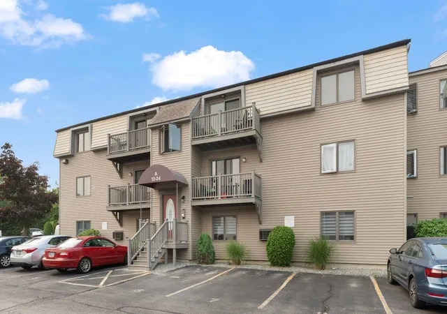 Homes for sale in West Warwick, RI | 13 Village Ct #13, West Warwick, RI 02893 | MLS# 1418065