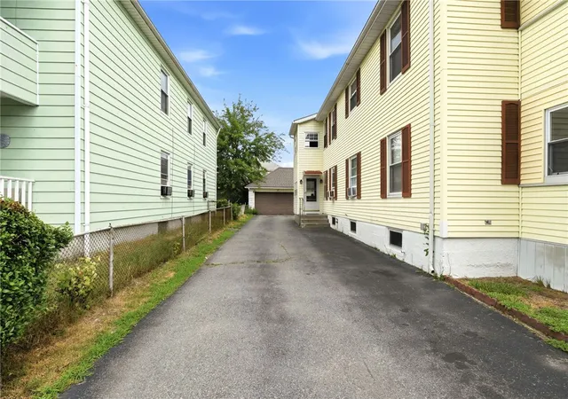 3rd image of 178 Coyle Ave, Pawtucket, RI 02861 | MLS# 1417789