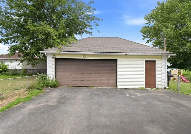 4th image of 178 Coyle Ave, Pawtucket, RI 02861 | MLS# 1417789