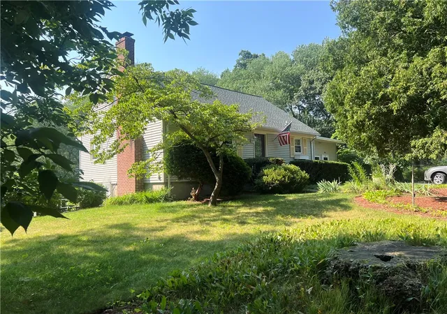 Homes for sale in Coventry, RI | 48 Colvintown Rd, Coventry, RI 02816 | MLS# 1418142