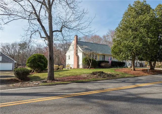 Homes for sale in Coventry, RI | 48 Colvintown Rd, Coventry, RI 02816 | MLS# 1418142