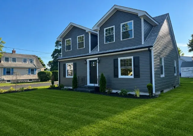 Homes for sale in East Providence, RI | 49 Metropolitian Park Dr, East Providence, RI 02915 | MLS# 1418147