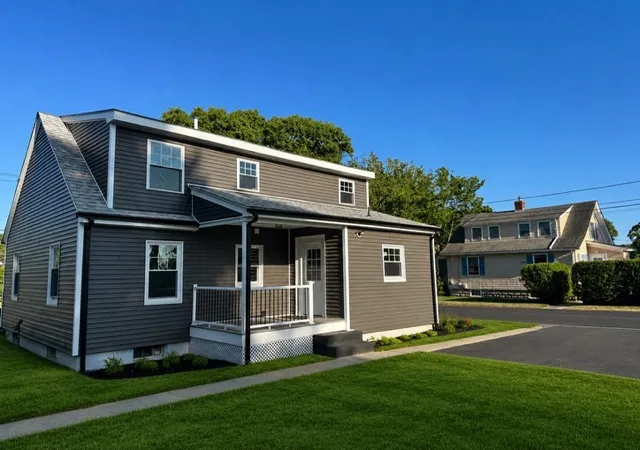 Homes for sale in East Providence, RI | 49 Metropolitian Park Dr, East Providence, RI 02915 | MLS# 1418147