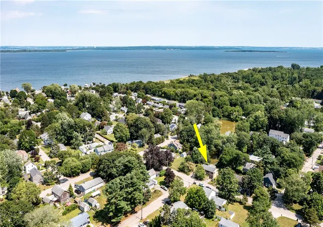 Homes for sale in North Kingstown, RI | 41 Mount View Ave, North Kingstown, RI 02852 | MLS# 1418143