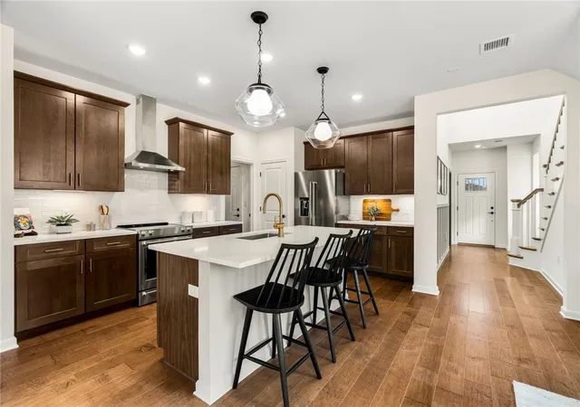 2nd image of 66 East Point Dr #19, East Providence, RI 02916 | MLS# 1418165