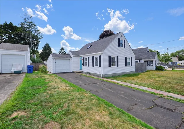 2nd image of 15 Arland Dr, Pawtucket, RI 02861 | MLS# 1418051