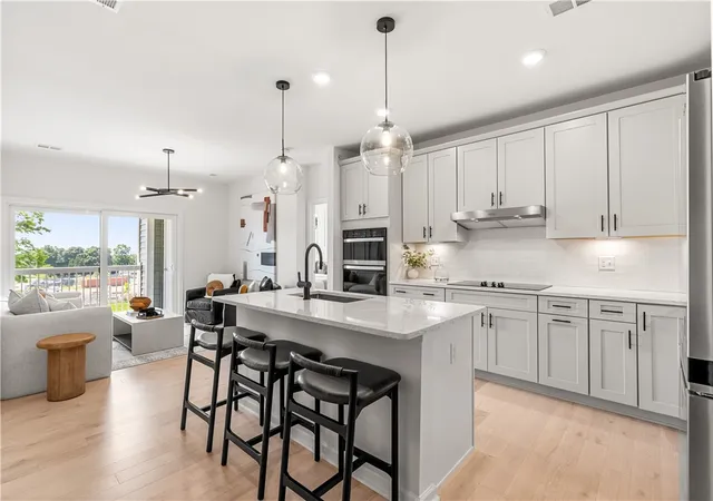 2nd image of 141 East Point Dr #410, East Providence, RI 02916 | MLS# 1418174