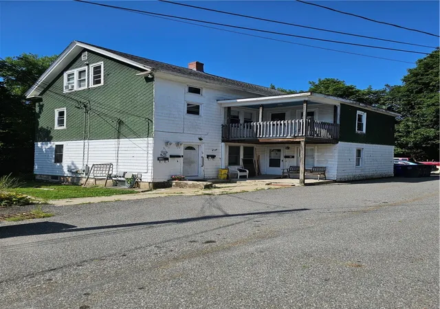 1st image of 8 Snells Ct, West Warwick, RI 02893 | MLS# 1418150