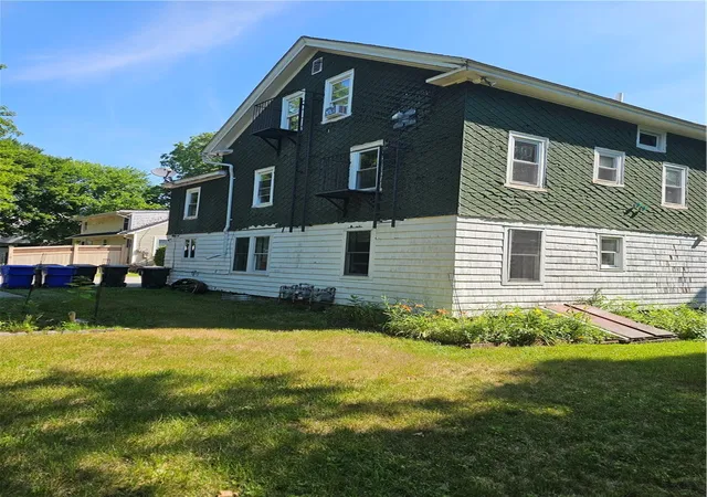 2nd image of 8 Snells Ct, West Warwick, RI 02893 | MLS# 1418150