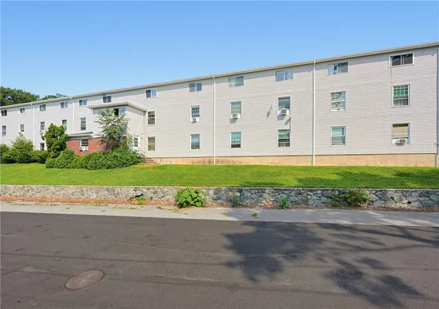 Photo 3 of Condo for sale at 420 Woodward Rd #38, North Providence, RI 02904 | MLS# 1418185 | Listing updated on 2026-09-01