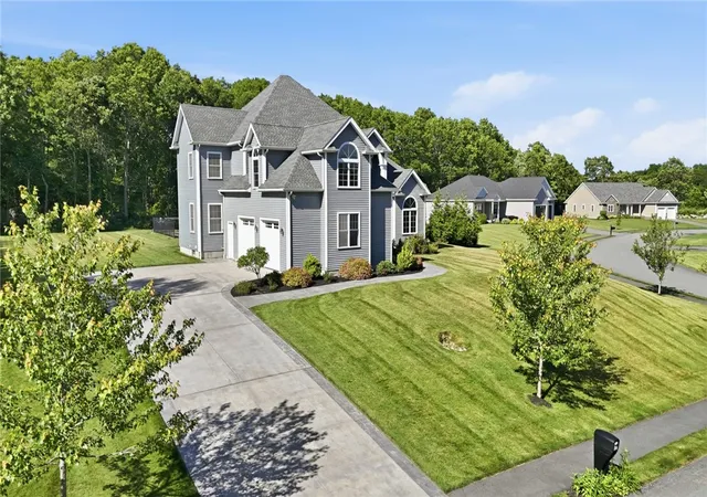3rd image of 5 Kyle'S Ct, Swansea, MA 02777 | MLS# 1418213