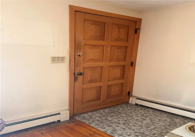 Photo 2 of Sale Pending at 565 Mount Pleasant Ave, Providence, RI 02908 | MLS# 1418212 | Listing updated on 2026-08-18