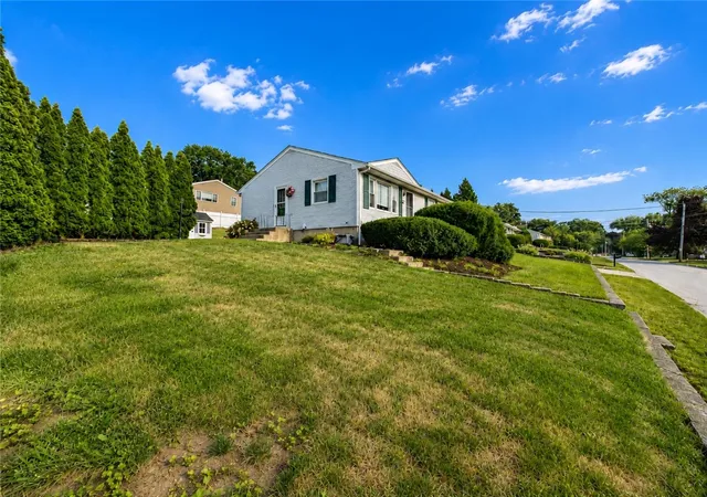 Homes for sale in Cumberland, RI | 10 Grandview Dr, Cumberland, RI 02864 | MLS# 1417843