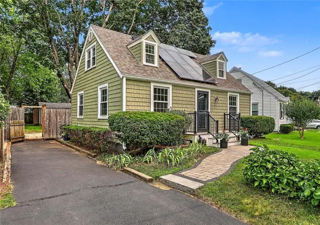 Homes for sale in North Kingstown, RI | 88 Nichols Rd, North Kingstown, RI 02852 | MLS# 1418224