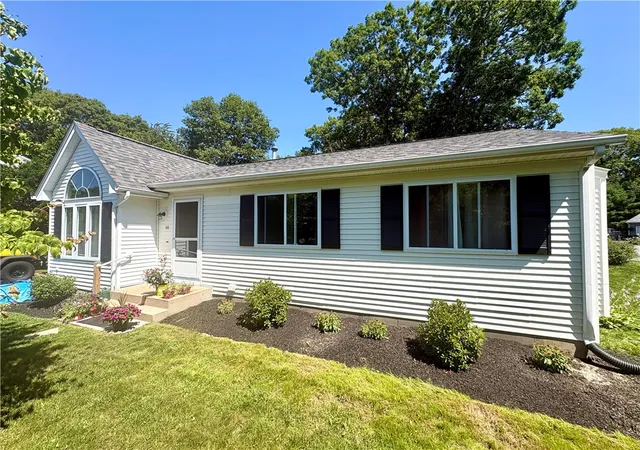 2nd image of 86 Peaked Rock Rd, South Kingstown, RI 02879 | MLS# 1418216