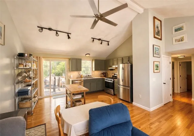 4th image of 86 Peaked Rock Rd, South Kingstown, RI 02879 | MLS# 1418216