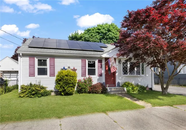2nd image of 22 Mayfield St, Pawtucket, RI 02861 | MLS# 1418211