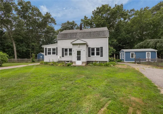 Homes for sale in North Kingstown, RI | 10 Ellis Rd, North Kingstown, RI 02852 | MLS# 1418263