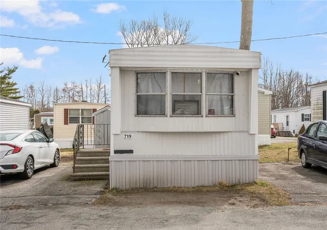 1st image of 719 Forest Park, Middletown, RI 02842 | MLS# 1418090
