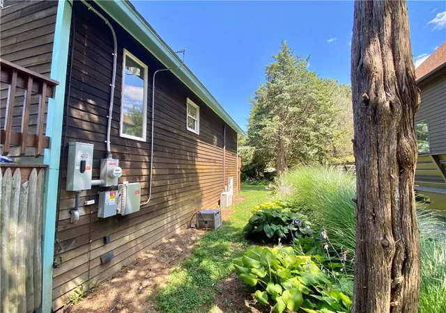 Photo 3 of Single family home for sale at 102 Tupelo Rd, Wakefield, RI 02879 | MLS# 1418249 | Listing updated on 2026-08-03