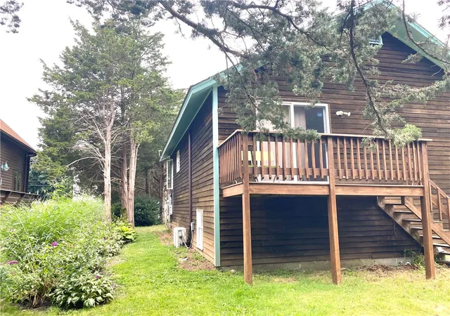 Photo 4 of Single family home for sale at 102 Tupelo Rd, Wakefield, RI 02879 | MLS# 1418249 | Listing updated on 2026-08-03