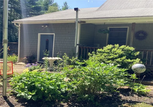 Homes for sale in Coventry, RI | 6786 Flat River Rd, Coventry, RI 02827 | MLS# 1418309