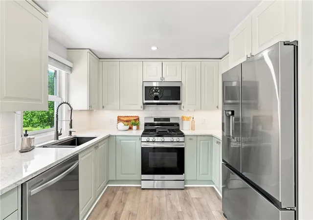 3rd image of 53 Buena Vista Ave, Warwick, RI 02889 | MLS# 1417811