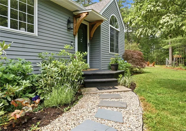 4th image of 102 Timber Ridge Rd, Charlestown, RI 02813 | MLS# 1418320