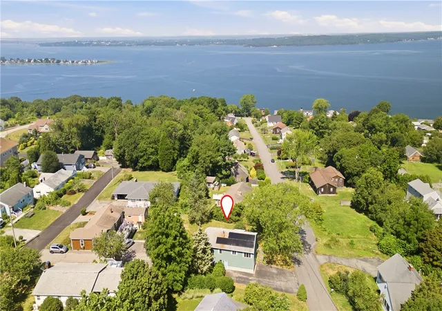 Homes for sale in Tiverton, RI | 125 Colonial Ave, Tiverton, RI 02878 | MLS# 1418335