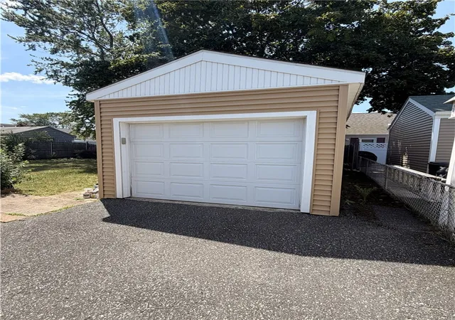 15th image of 105 Burgess Ave, Pawtucket, RI 02861 | MLS# 1418262