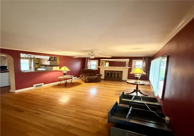 5th image of 105 Burgess Ave, Pawtucket, RI 02861 | MLS# 1418262